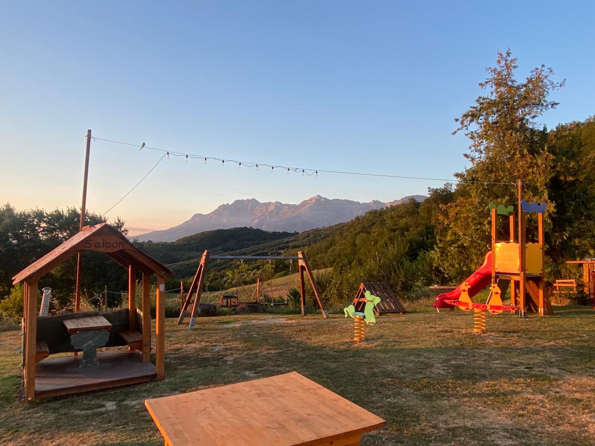 Lo Scoiattolo Country House Montorio al Vomano Exterior foto