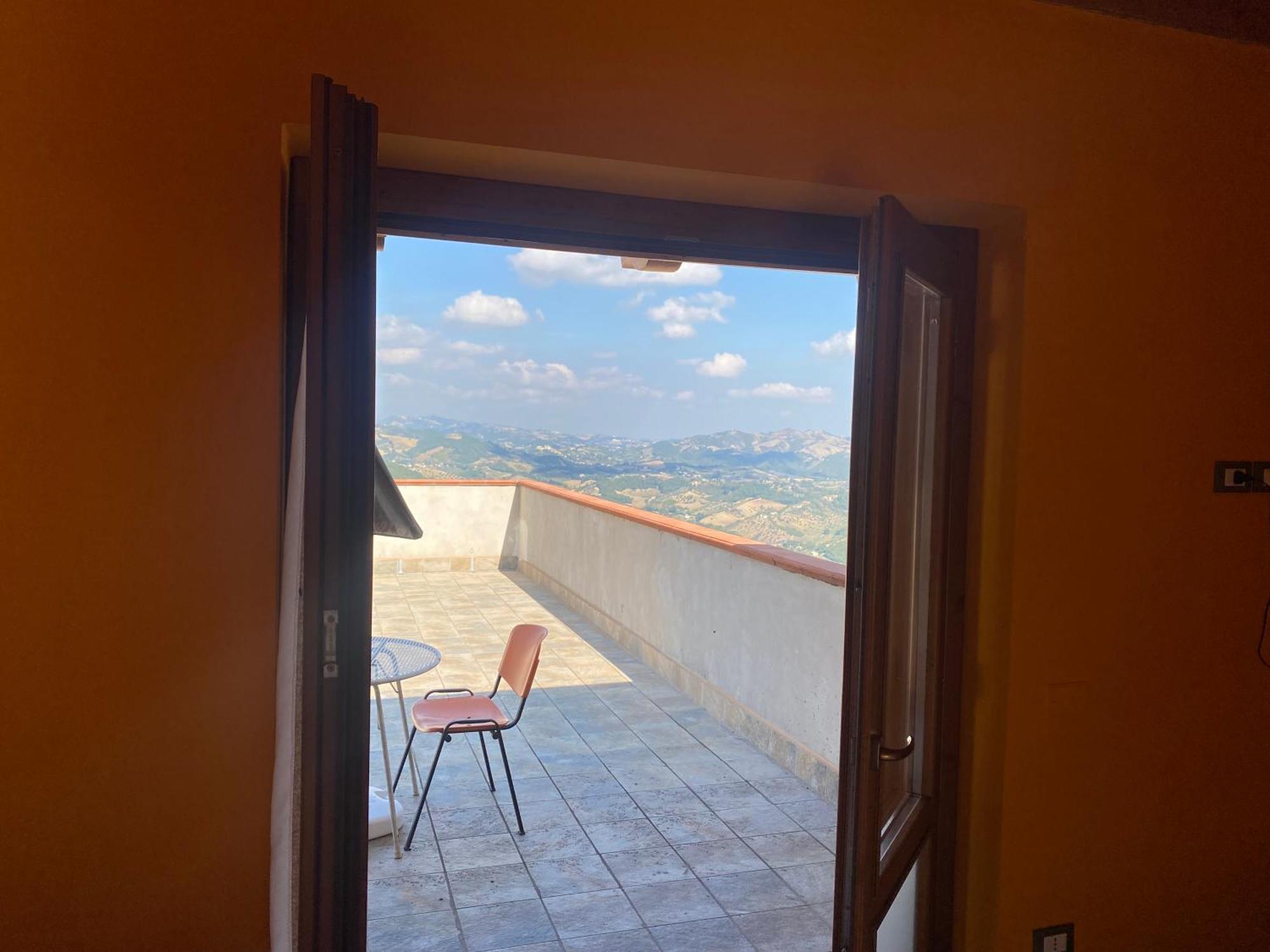 Lo Scoiattolo Country House Montorio al Vomano Exterior foto
